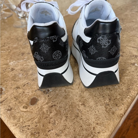 Guess Platform Bubble Sneakers - Picture 3 of 5